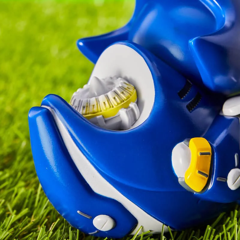 Közelkép egy kék Sonic a Sün figuráról, sárga és fehér részletekkel.