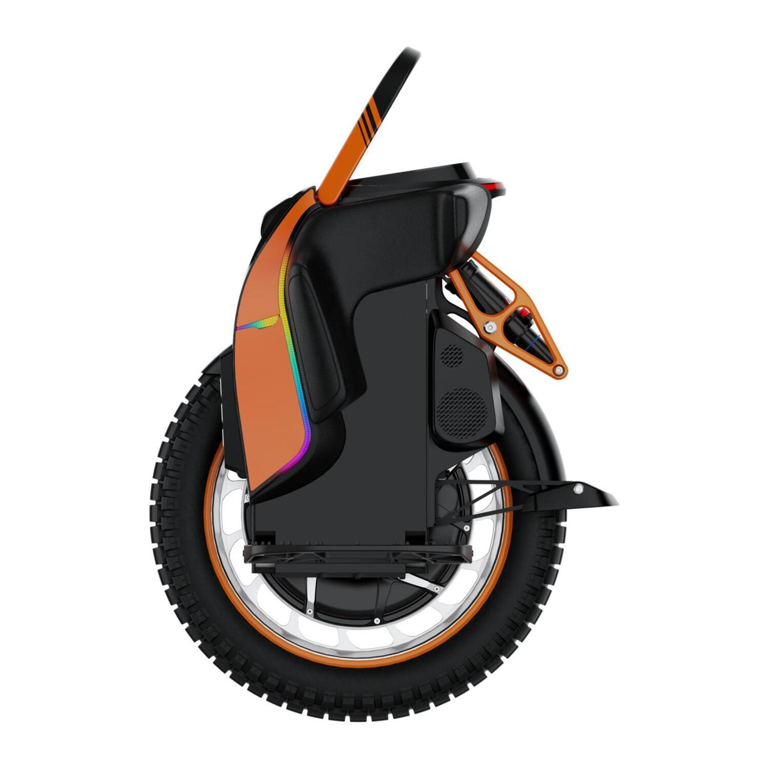 Un monocycle électrique noir et orange. Il a un corps noir, des accents orange et un seul pneu.