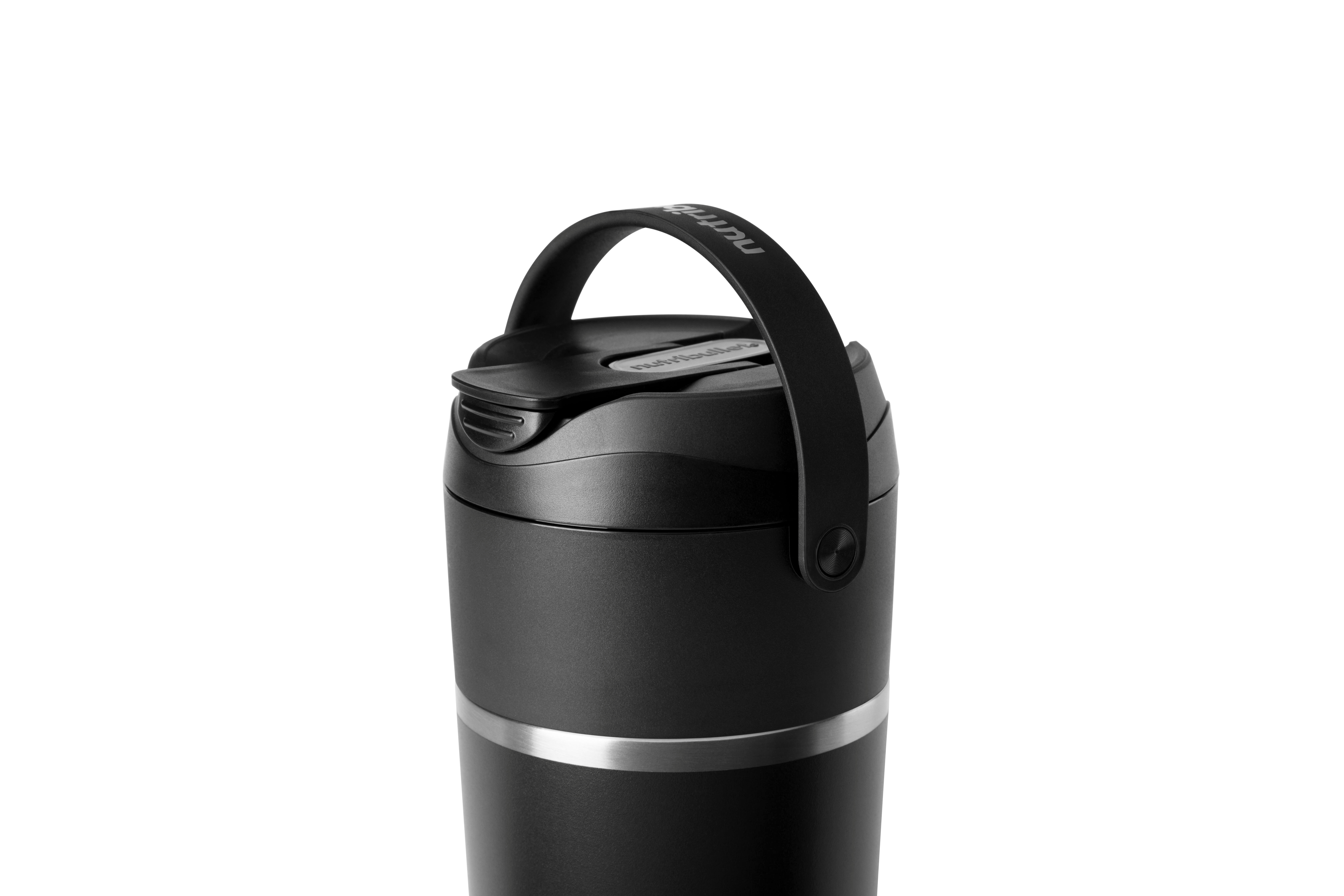 Eine schwarze Wasserflasche mit Griff, isoliert auf weißem Hintergrund.