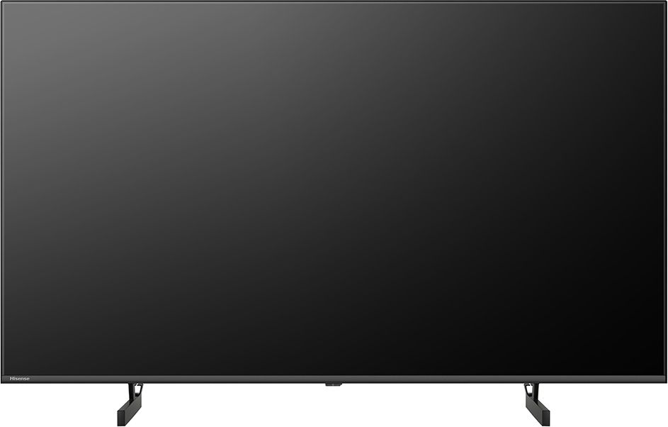 Egy nagy, fekete Hisense TV képernyő vékony lábakkal. A képernyő sötét.