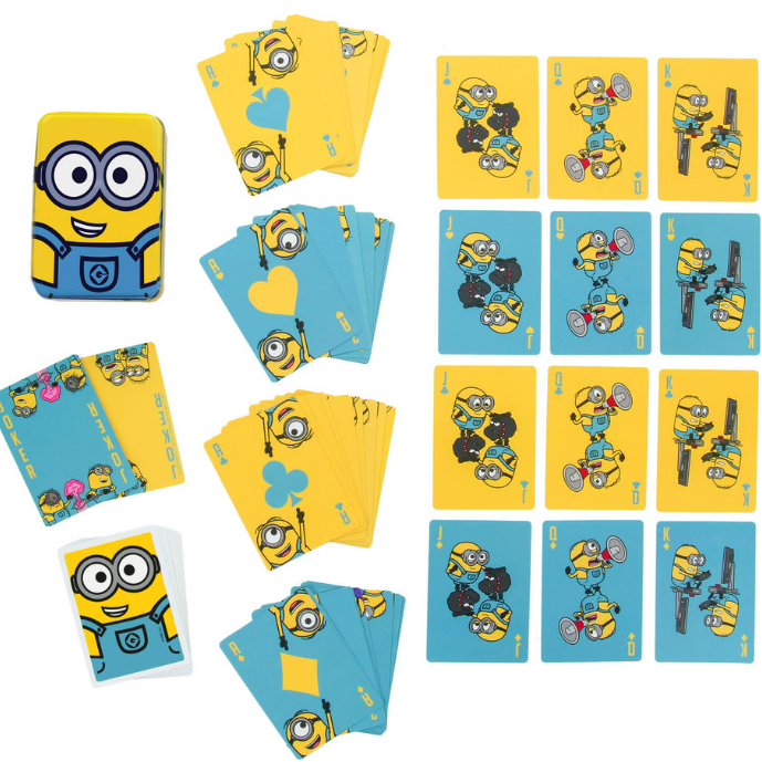 Spielkarten im Minions-Design, ein gelbes Kartenetui und verschiedene Karten.