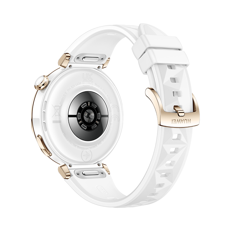 Parte trasera de reloj inteligente blanco con correa blanca y detalles dorados. Contiene sensores y marcas de la marca, fondo negro.