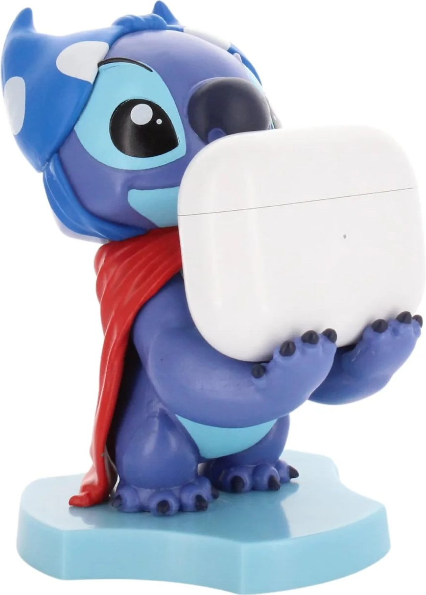 Stitch-Figur mit weißem AirPods-Case auf blauer Basis.