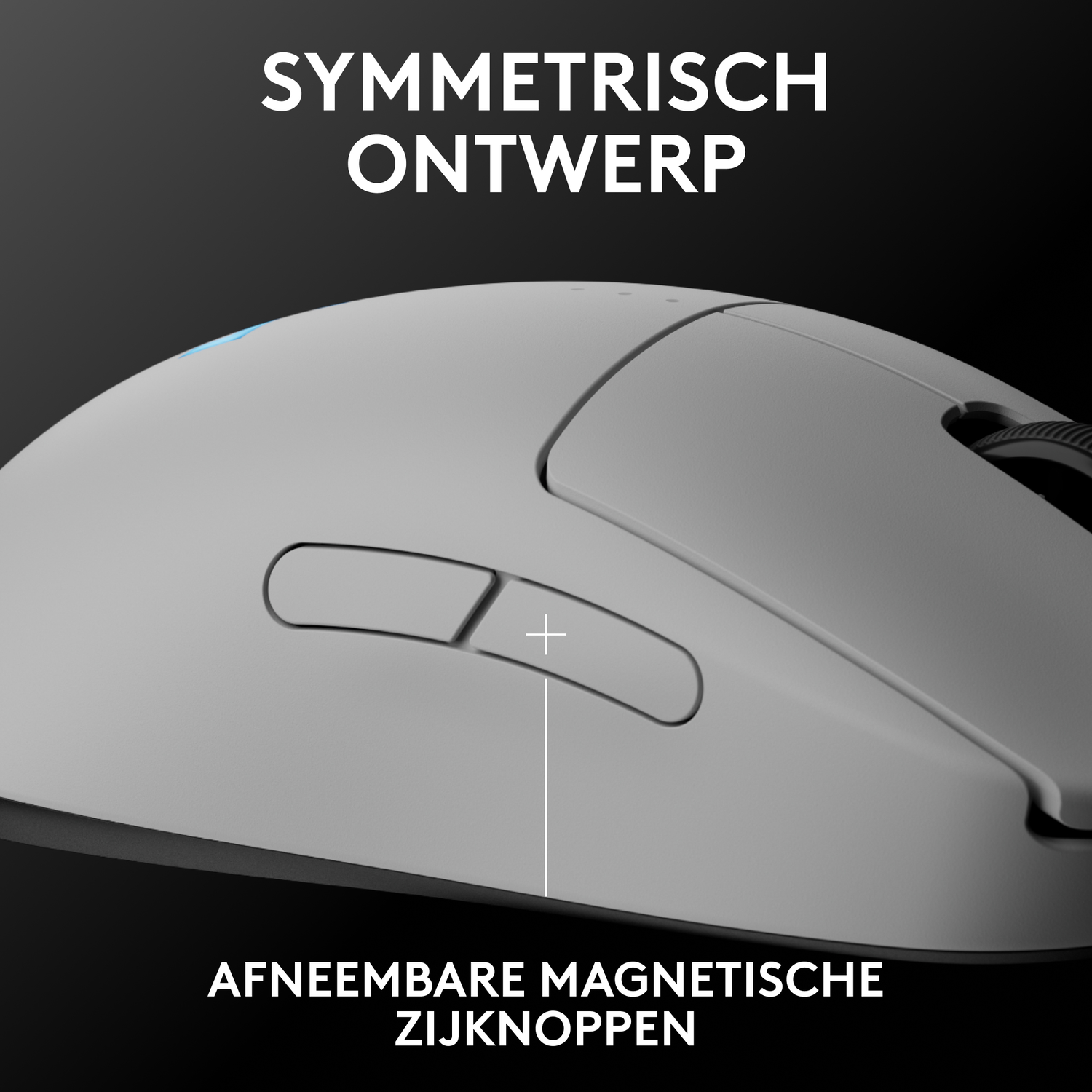 Close-up van een grijze gamingmuis met symmetrisch ontwerp en magnetische zijknoppen.