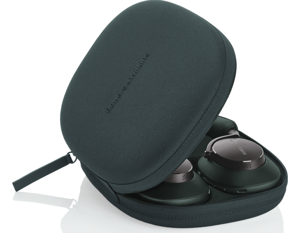 Słuchawki w ciemnozielonym etui, otwarte.