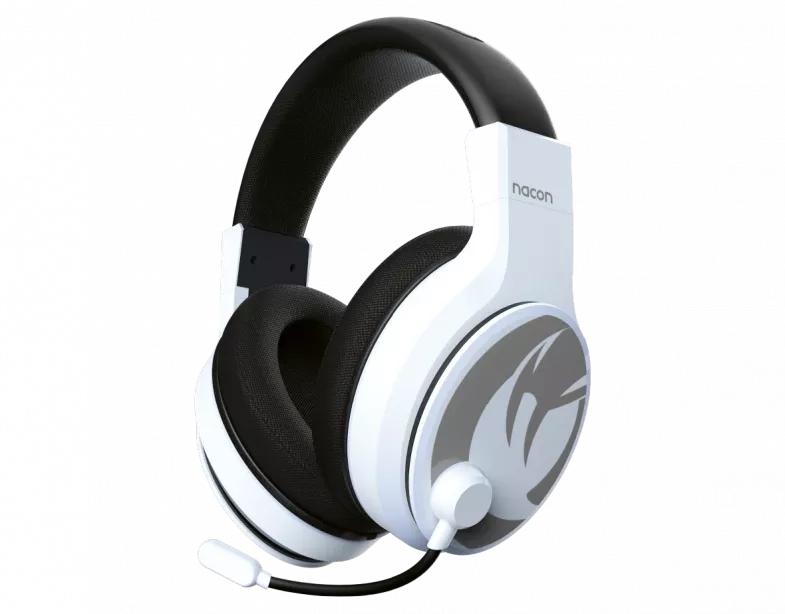 Fehér-ezüst gamer headset mikrofonnal, fekete háttérrel.