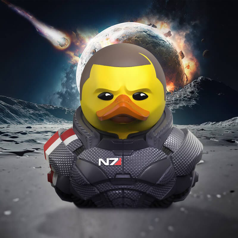 Kacsa Mass Effect N7 páncélban, holdfelszínen, bolygóval és meteorzáporral a háttérben.