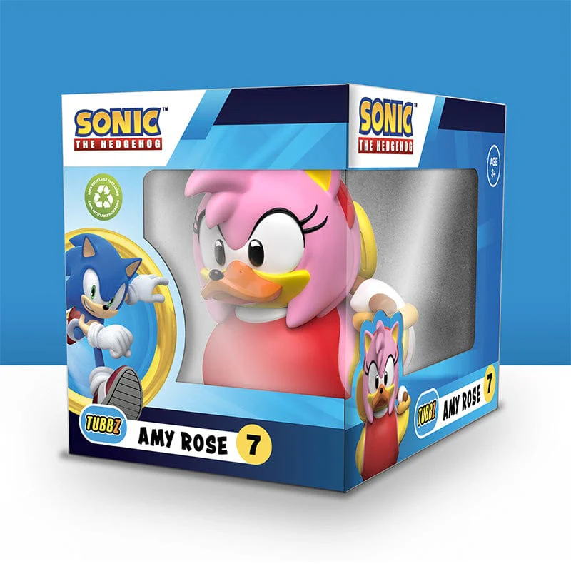 Dobozos Amy Rose gumikacsa játék. A dobozon a Sonic The Hedgehog márka.