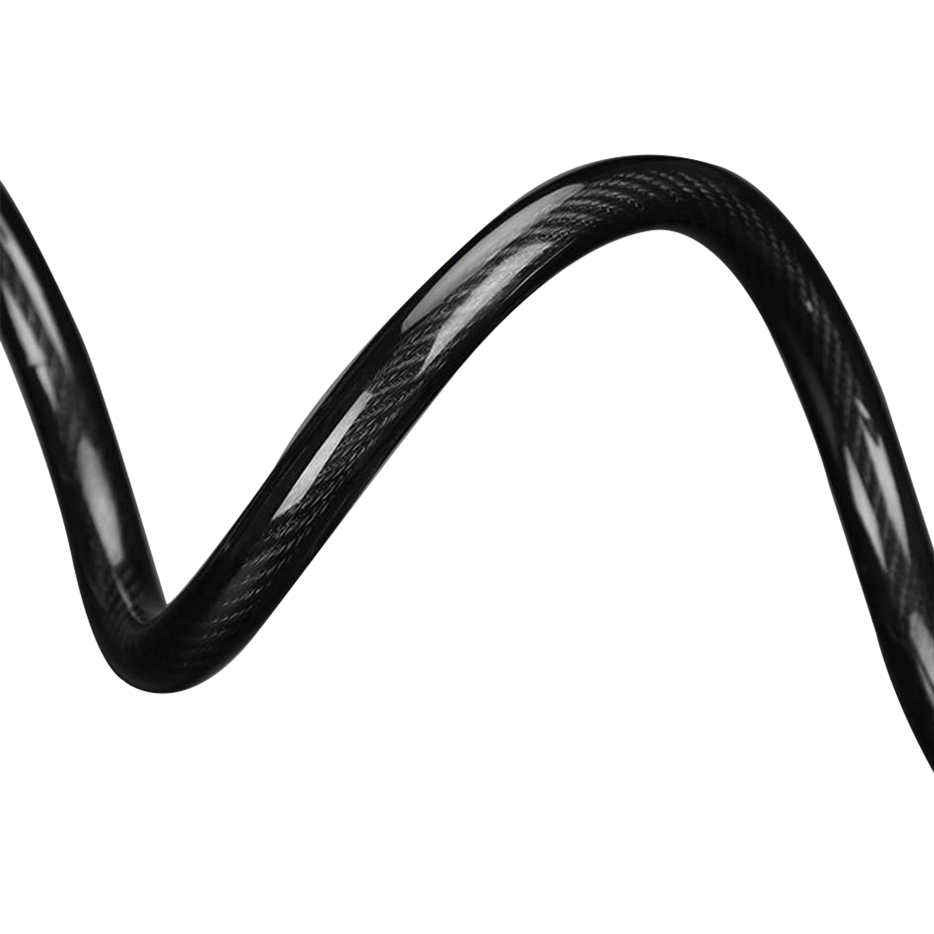 Gebogenes schwarzes Kabel, isoliert auf weißem Hintergrund, mit strukturiertem Karbonfasermuster.