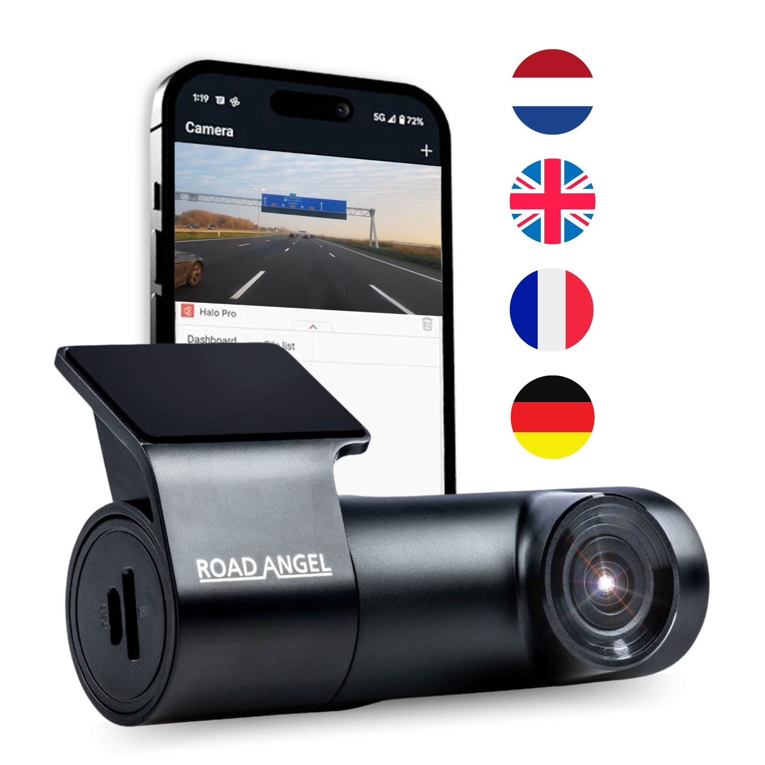 Een zwarte dashcam en een telefoon met uitzicht op de weg. Vlaggen staan rechts. Witte achtergrond.
