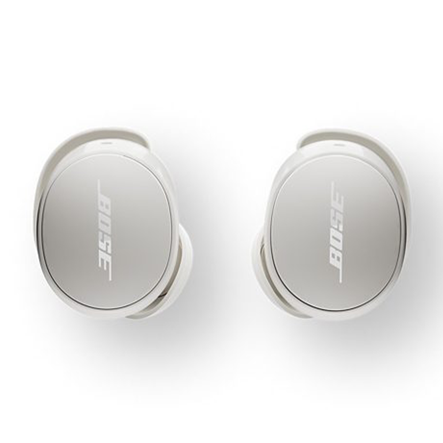 Due auricolari Bose bianchi su sfondo bianco, che mostrano il logo del marchio.