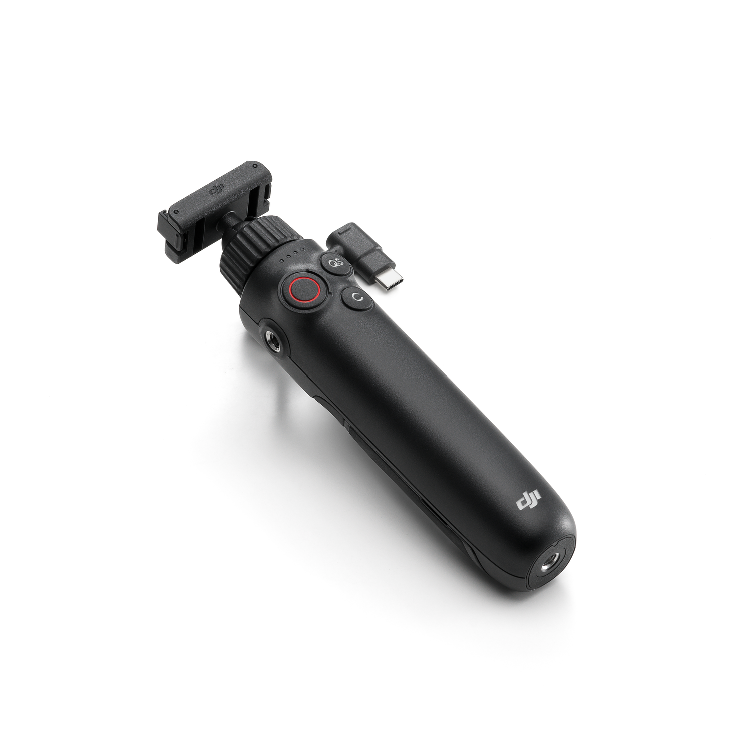 Zwarte handheld stabilisator met knoppen en een USB-C poort, witte achtergrond. DJI logo op de handgreep.
