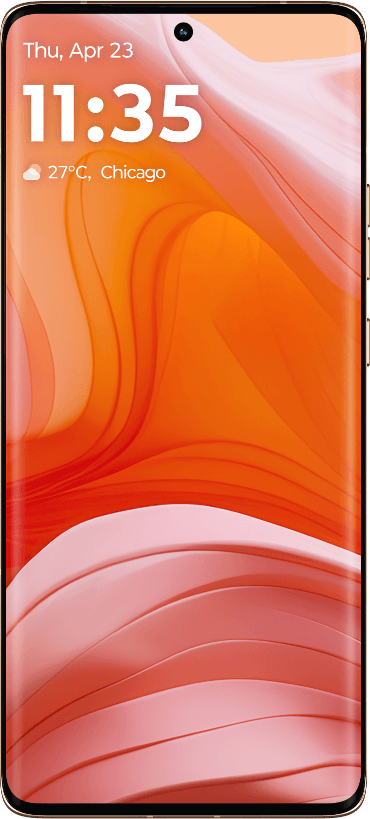 A telefon képernyője időt, dátumot, időjárást és narancssárga hátteret mutat.