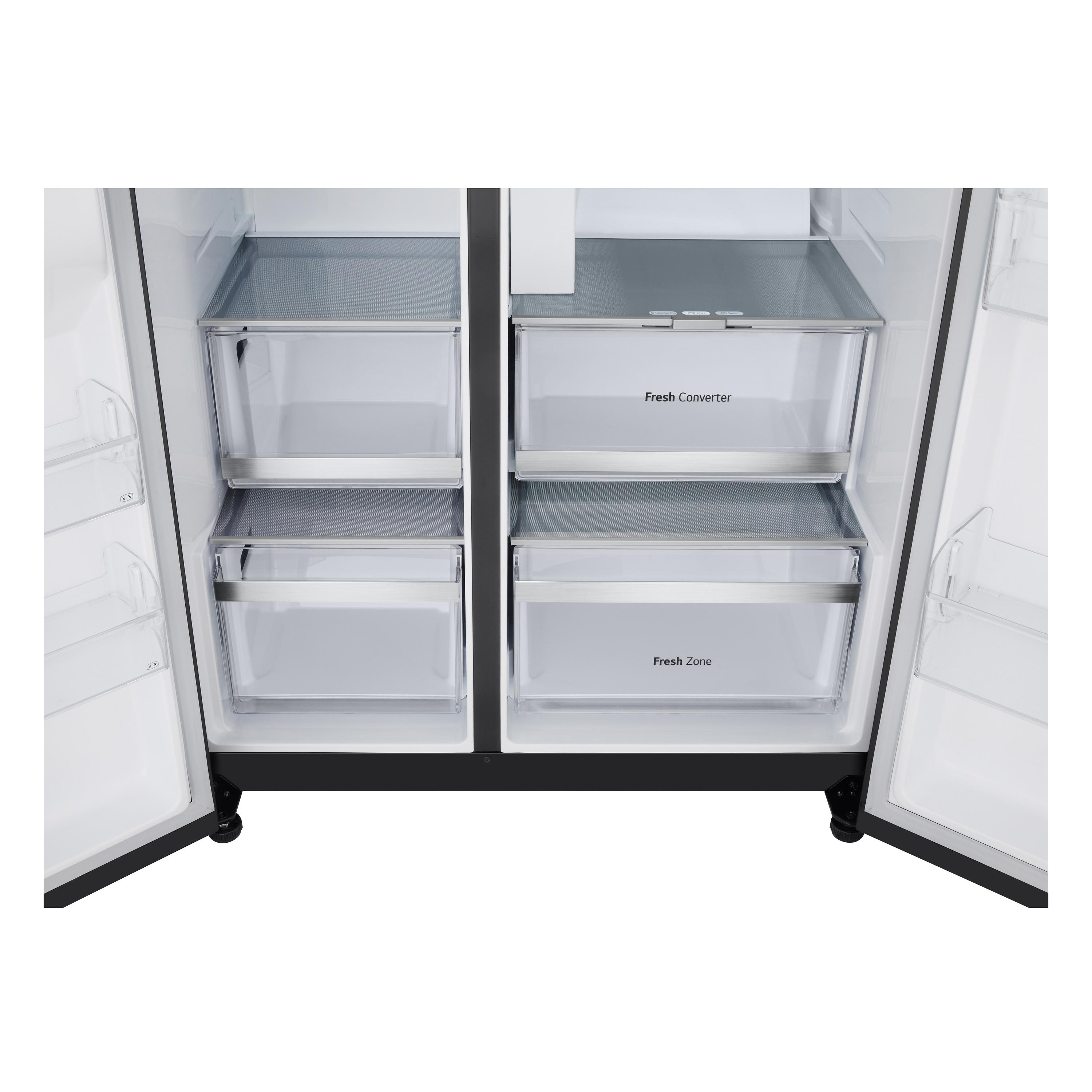 Offener Kühlschrank mit transparenten Schubladen, zeigt Innenlagerung.