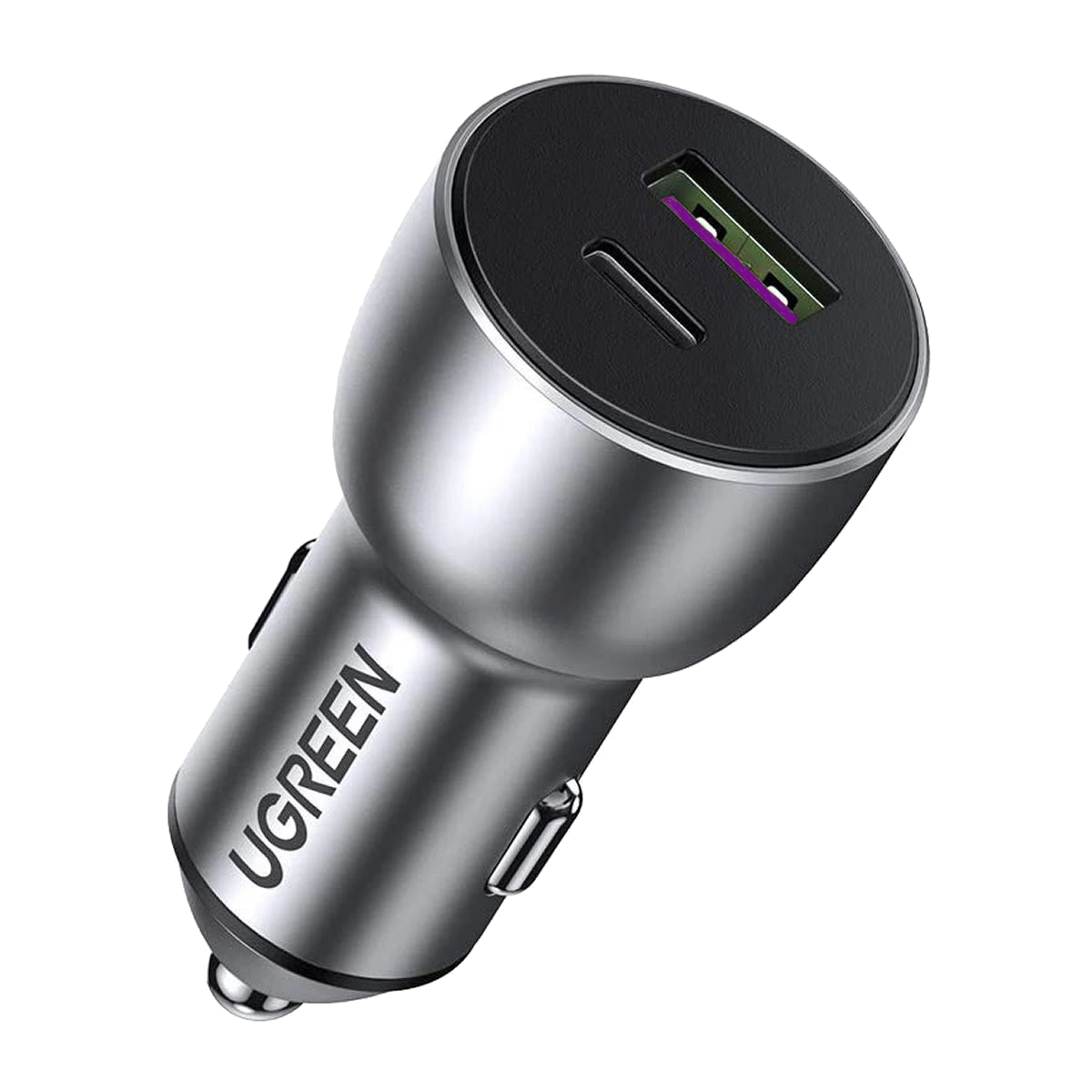 İki USB portlu gümüş renkli araç şarj cihazı. UGREEN markası görünür.