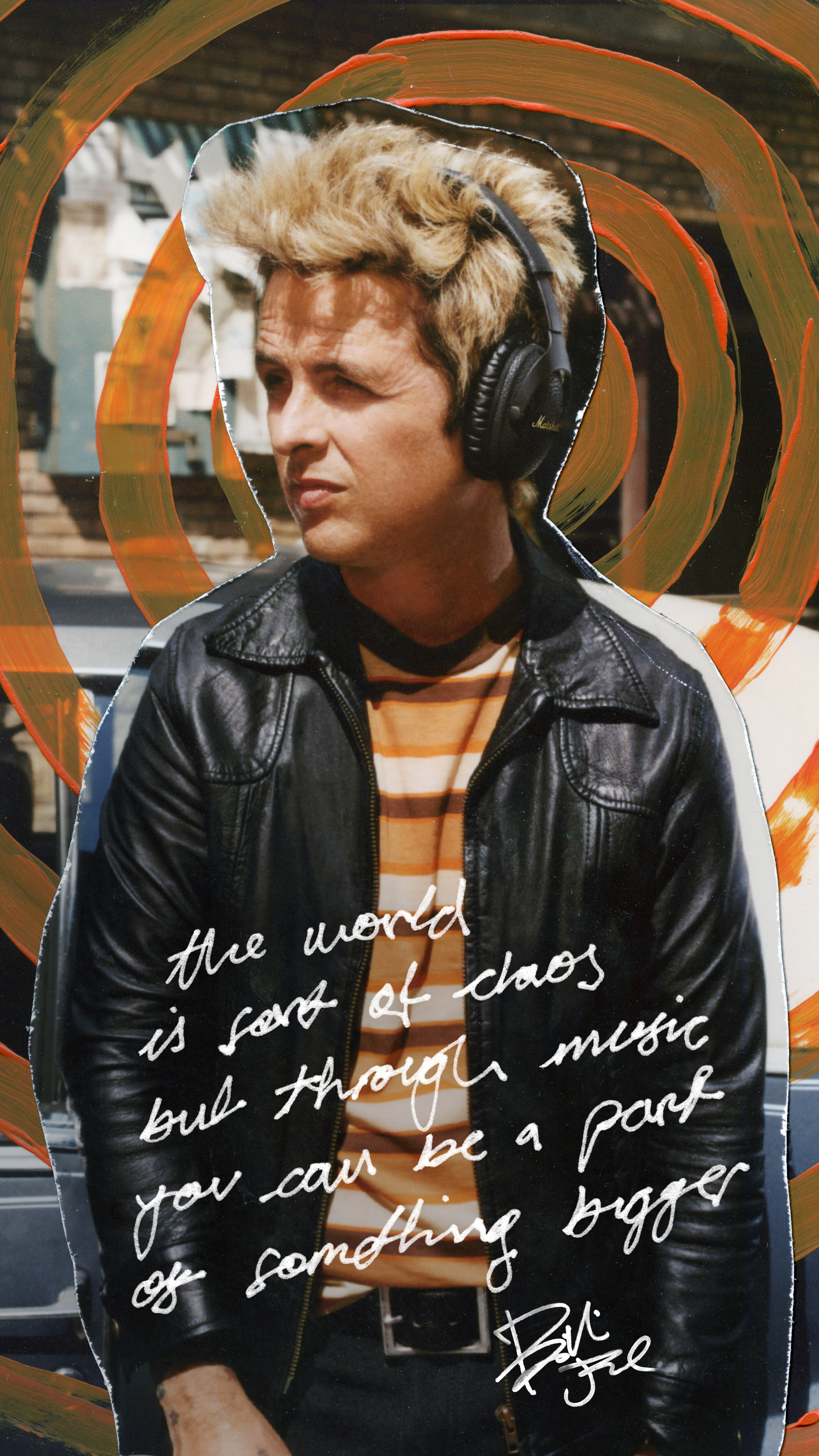Homme avec un casque, une veste en cuir et une citation manuscrite sur un collage.