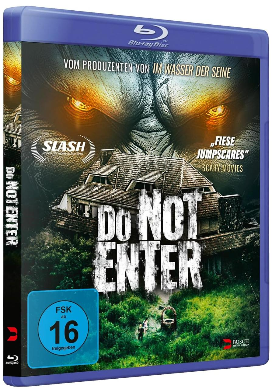 Blu-ray-Cover eines Horrorfilms. Ein Haus wird mit einem gruseligen Gesicht im Hintergrund gezeigt.