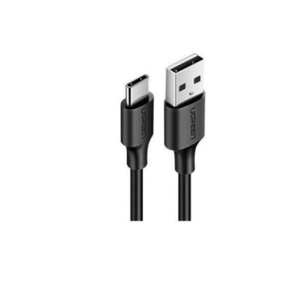 Siyah bir USB-C - USB kablosu. Kablo ve konektörler de siyahtır.