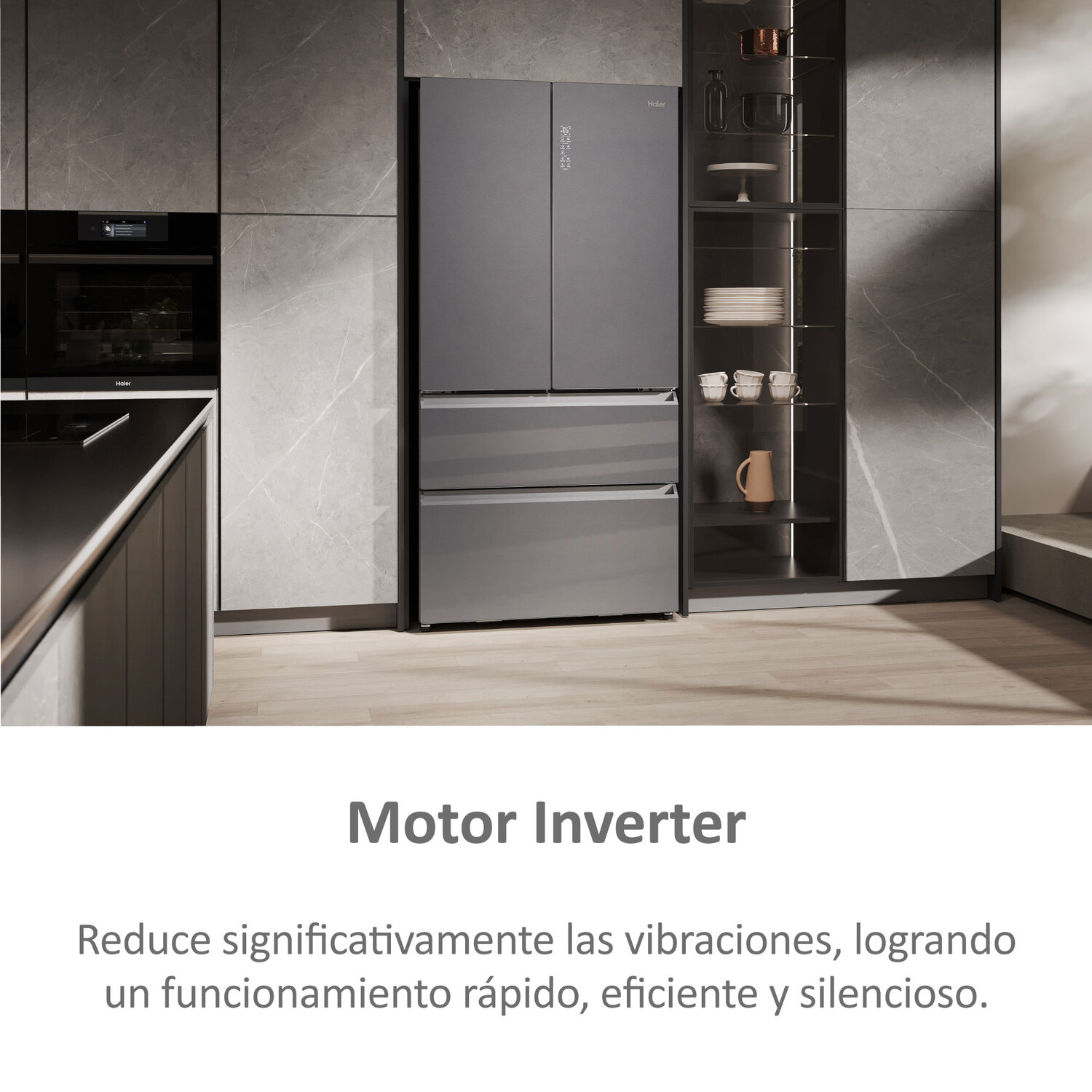 Refrigerador Haier moderno en una cocina. Gris oscuro, con múltiples puertas y cajones.