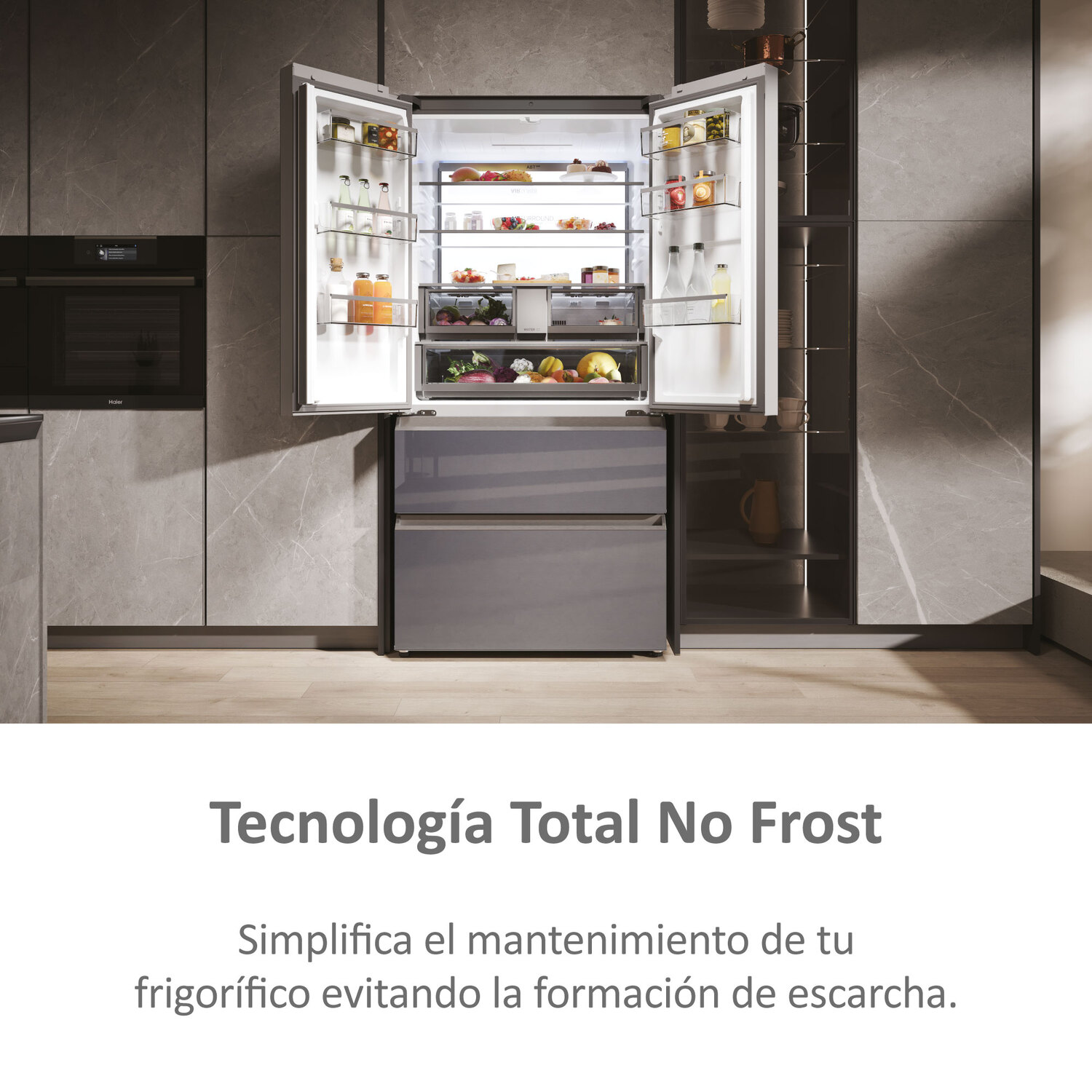 Refrigerador abierto con comida, exterior gris, y texto 'Tecnología Total No Frost'.