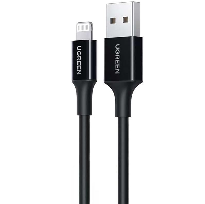 Lightning ve USB konektörlü siyah bir UGREEN kablosu.