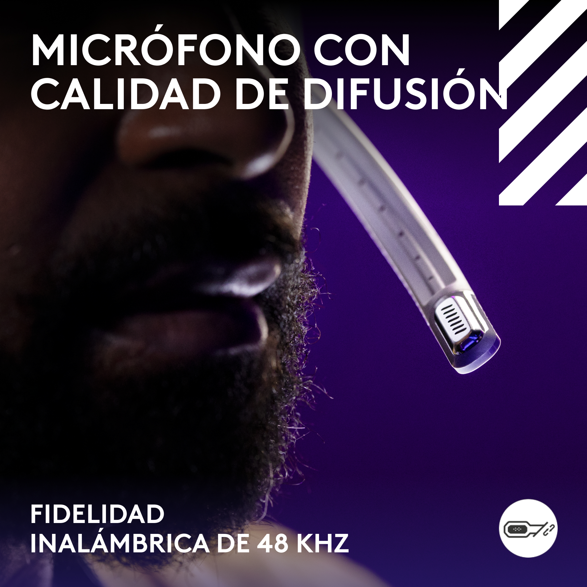 Primer plano de un micrófono con un texto sobre fidelidad inalámbrica.