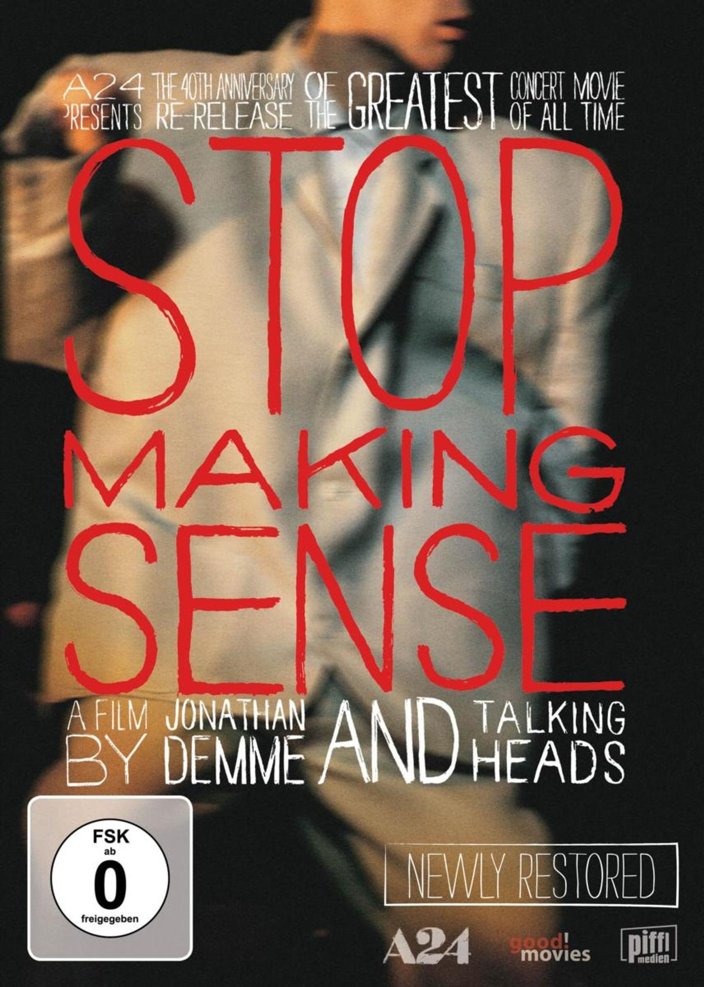 Filmposter: 'Stop Making Sense'. Ein Mann in weißem Hemd im Hintergrund.