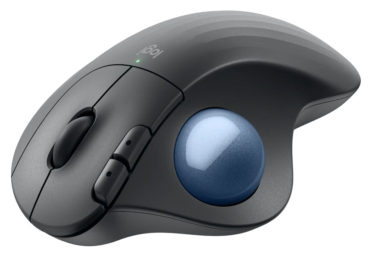 Sötétszürke számítógépes egér kék trackball-lal és három gombbal.