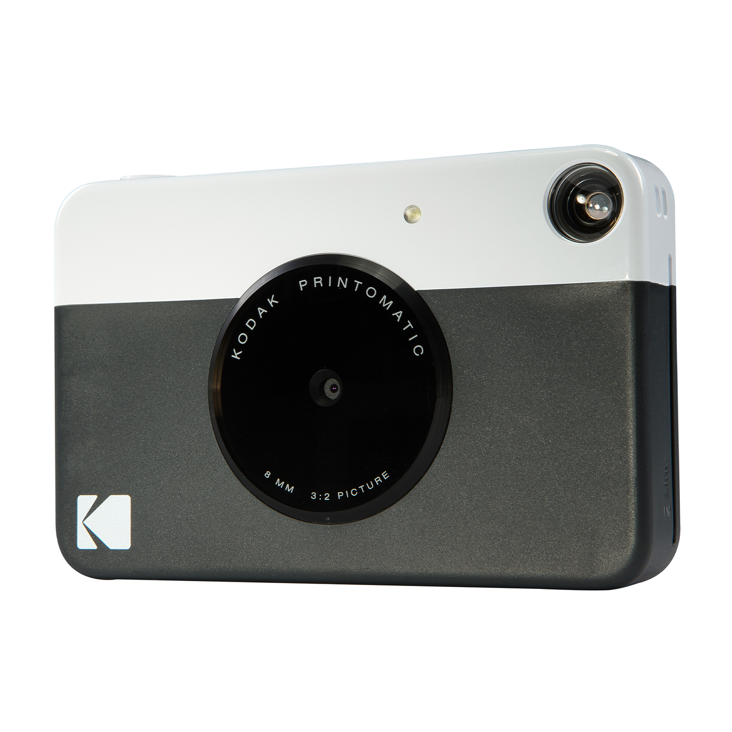 Fotocamera Kodak Printomatic, bianca e grigia. Con obiettivo nero e logo Kodak. La fotocamera è isolata.