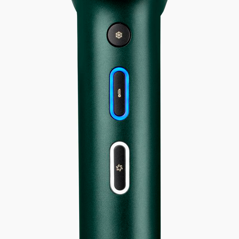 Nahaufnahme eines Haarstyling-Tools. Dunkelgrüner Körper. Drei Tasten: Schneeflocke, Thermometer und Leistung.