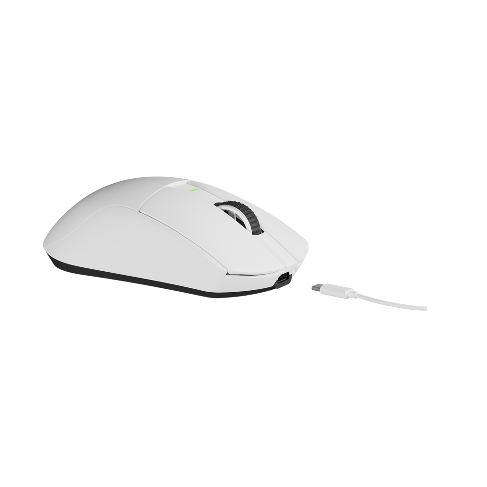 Şarj kablolu beyaz fare. Üstte yeşil ışık. Siyah arka plan.