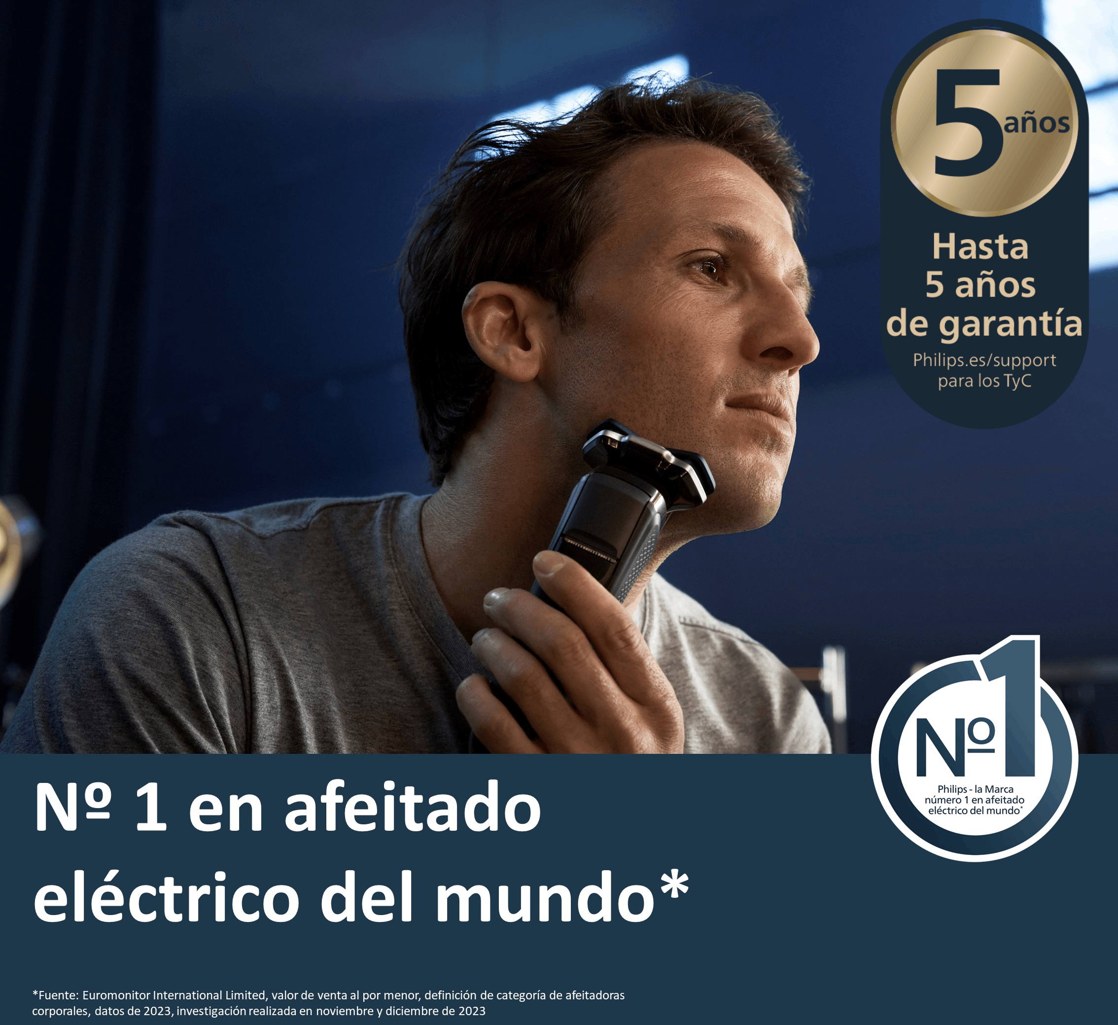 Hombre afeitándose con afeitadora eléctrica, texto: 'Nº 1 en afeitado eléctrico'.