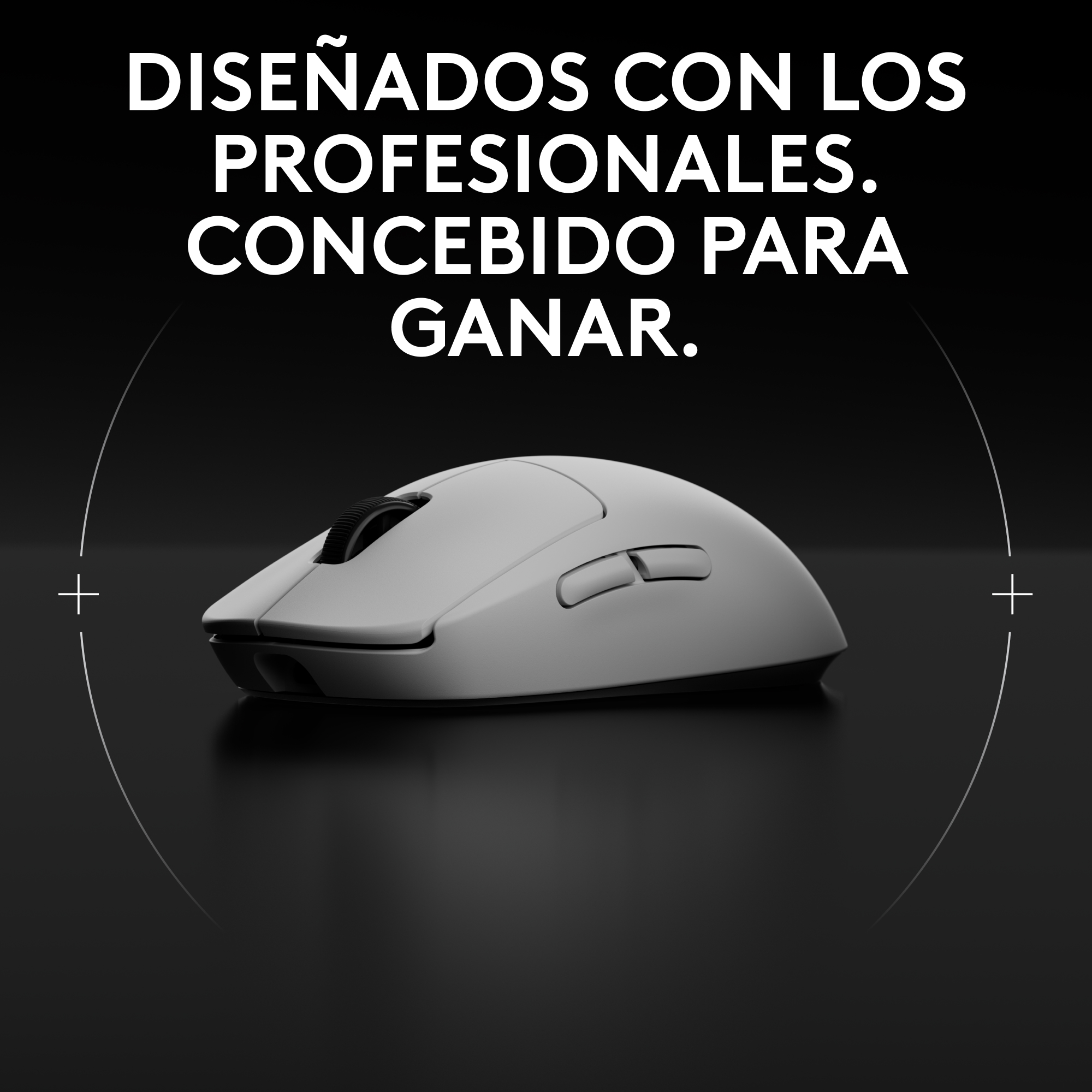 Un ratón de ordenador gris con dos botones laterales. El texto dice: Diseñado con profesionales. Construido para ganar.