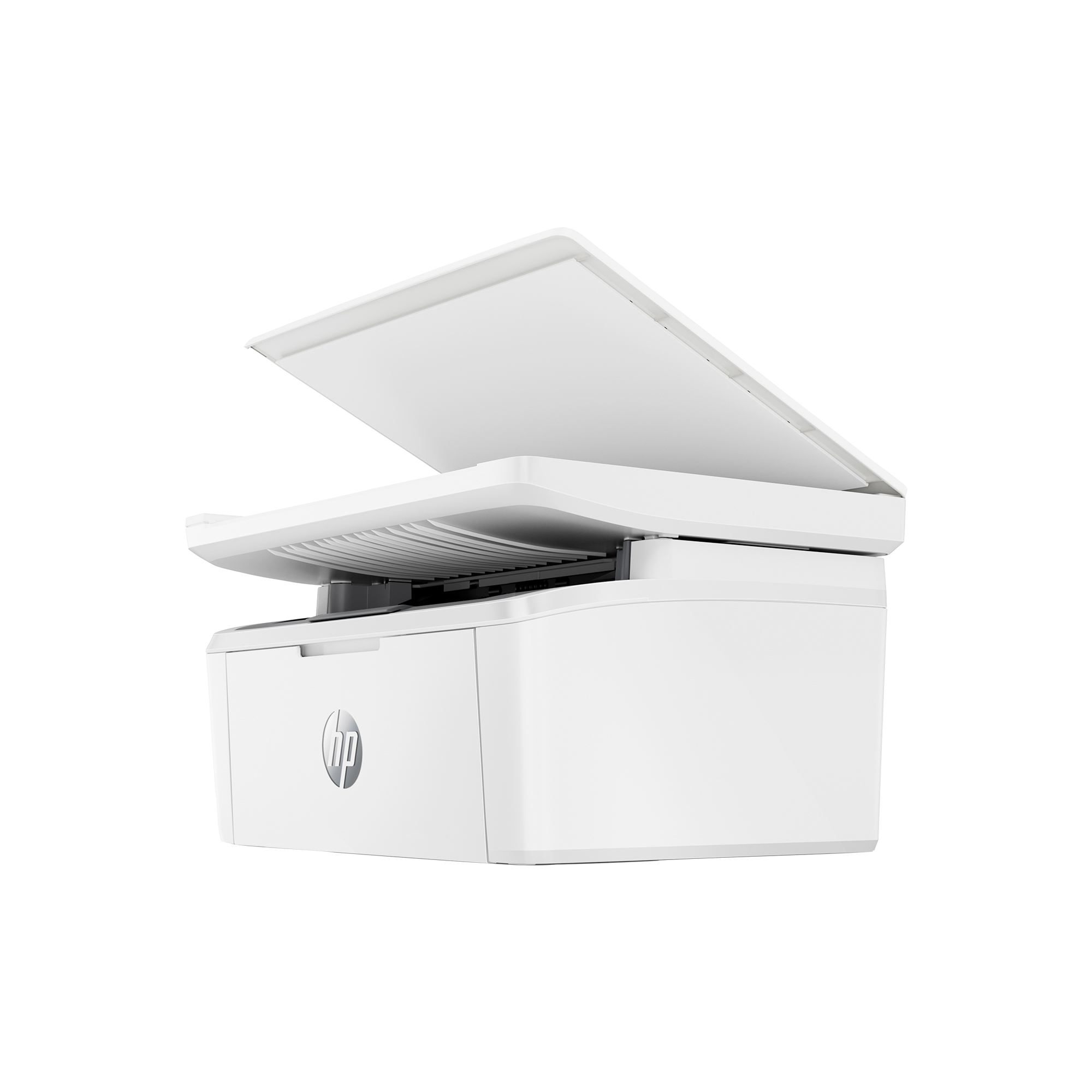 Ein weißer HP-Drucker mit geöffnetem Deckel. Der Drucker steht auf weißem Hintergrund.