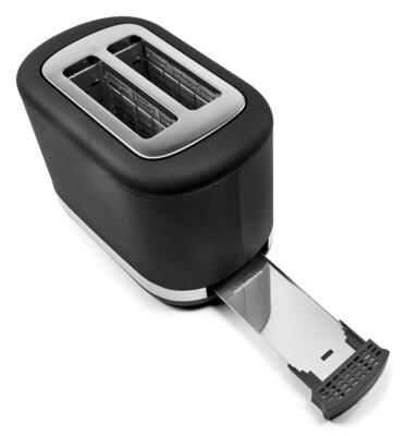 Ein schwarzer Toaster mit silberner Oberseite. Eine Brotscheibe wird aus dem Toaster ausgeworfen.