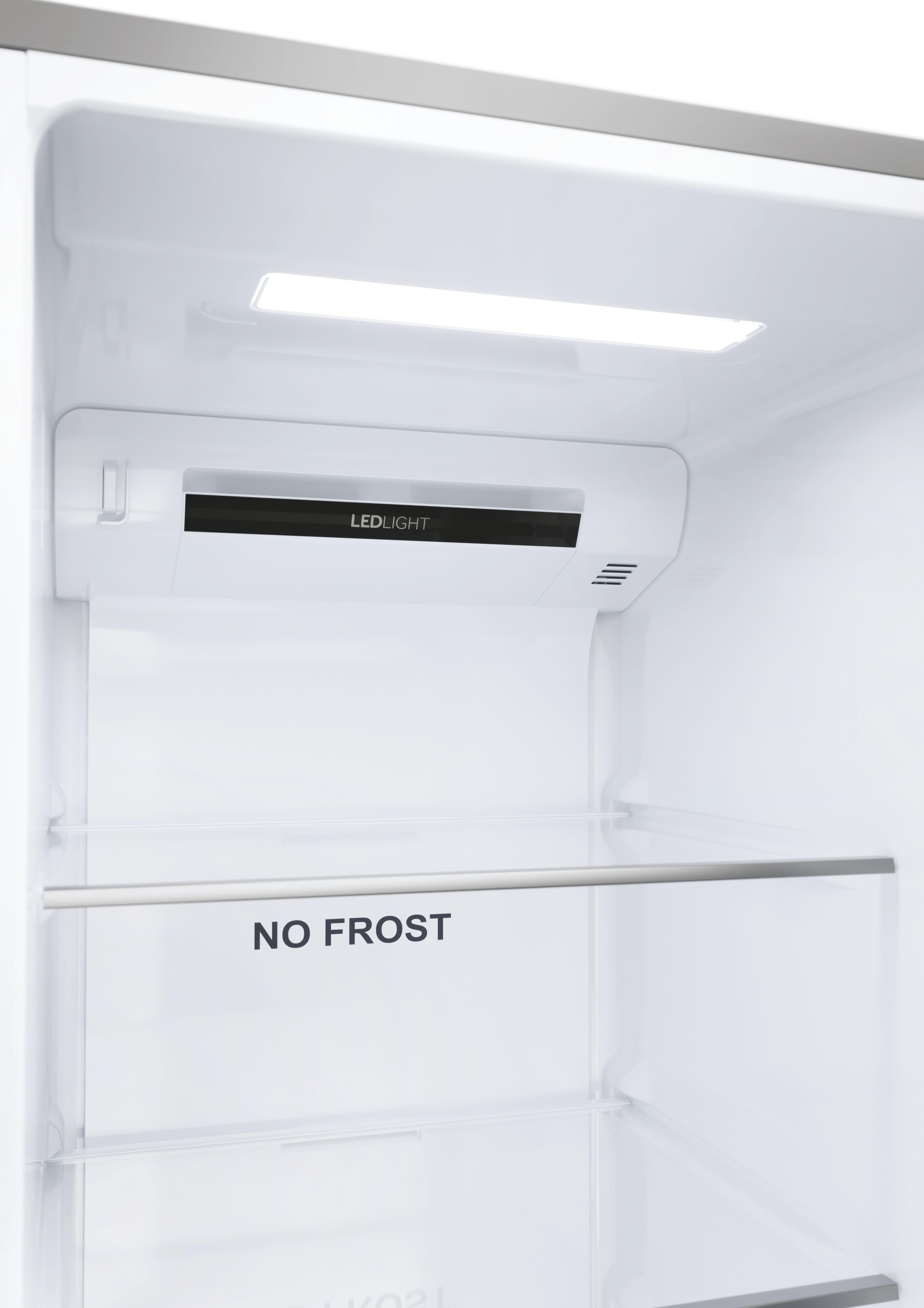 In einem Kühlschrank sind eine LED-Leuchte und ein Regal mit der Aufschrift 'NO FROST' zu sehen.