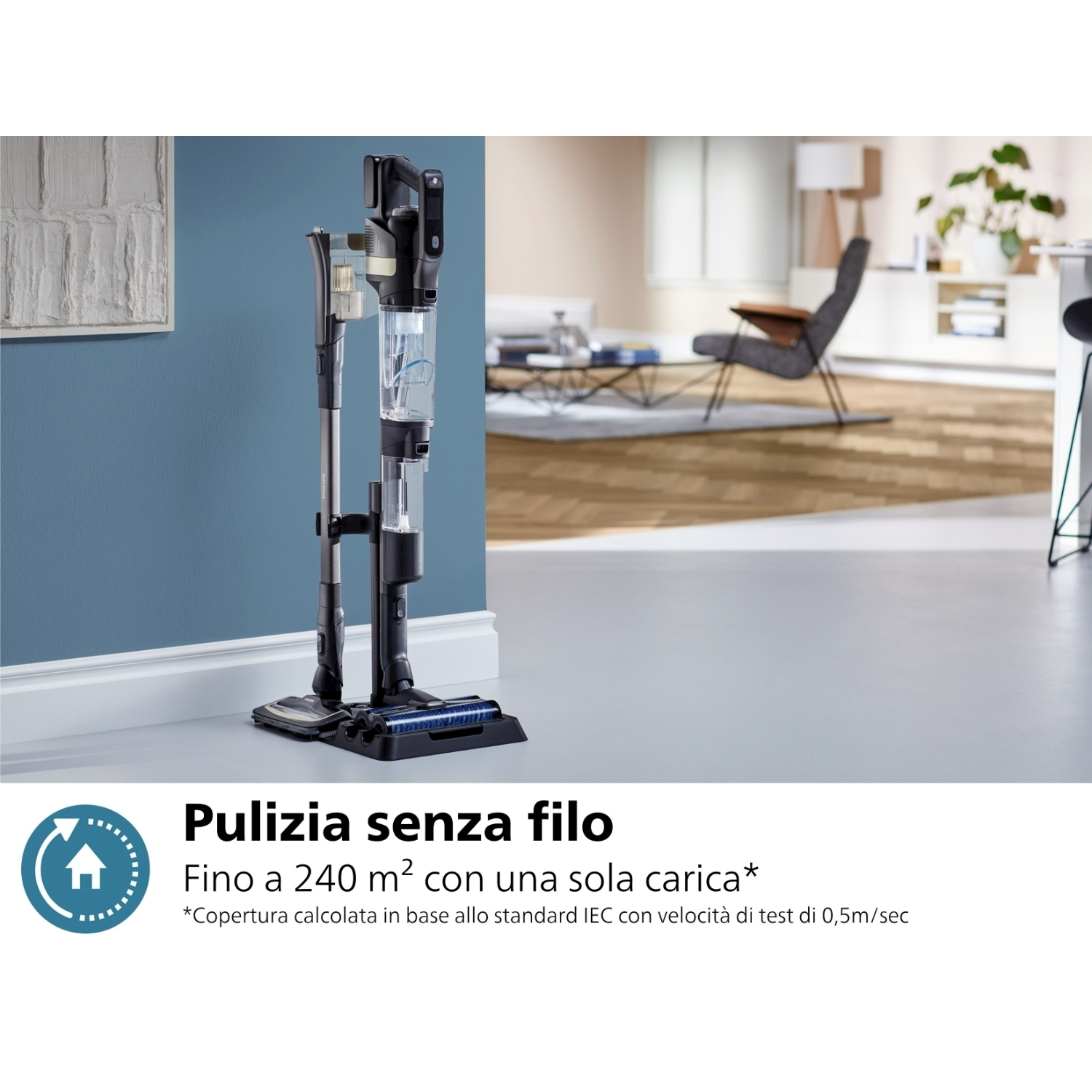 Viene mostrato un aspirapolvere senza fili con il testo "Pulizia senza filo".