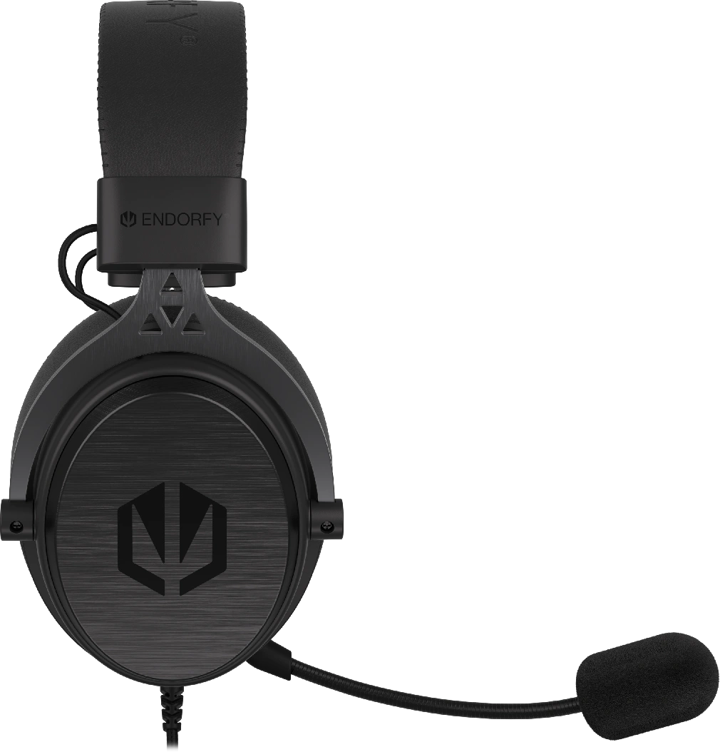 Fekete gamer headset mikrofonnal, szögből, stúdiófelvétel.