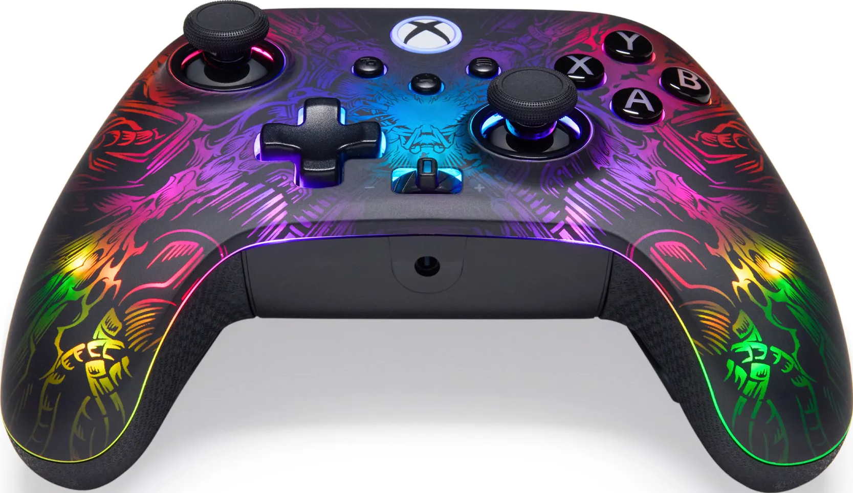 Ein Xbox-Controller mit farbenfrohem, gemustertem Design. Der Hintergrund ist weiß.