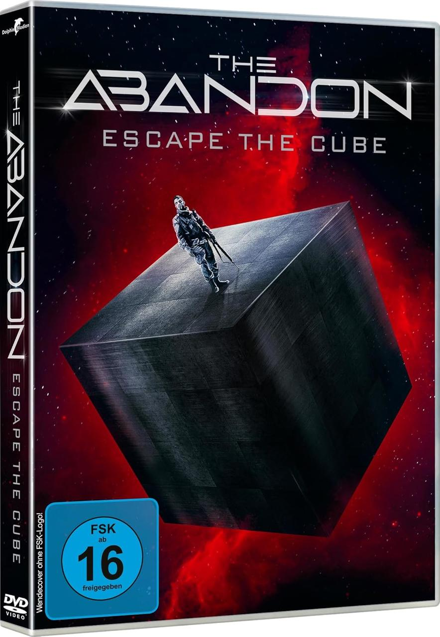 DVD-Hülle für einen Film. Eine Person steht auf einem schwarzen Würfel mit rotem Hintergrund.