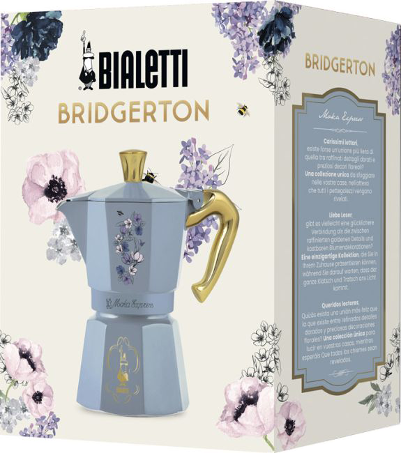 Moka Express Bialetti Bridgerton doboza, egy kék kávéfőző arany fogantyúval és virágmintával.