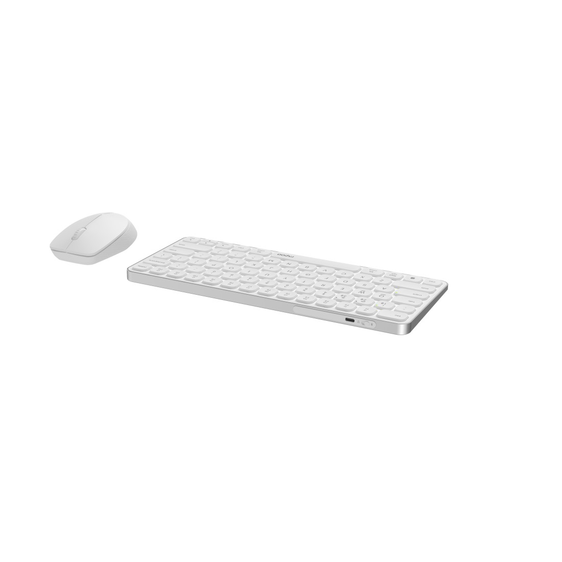 Eine weiße kabellose Tastatur und eine weiße Maus vor weißem Hintergrund.