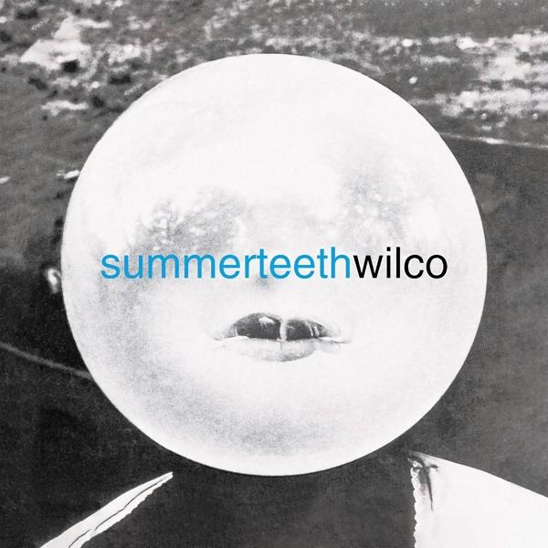 A 'summerteethwilco' album borítója, egy fekete-fehér kép egy arcról.