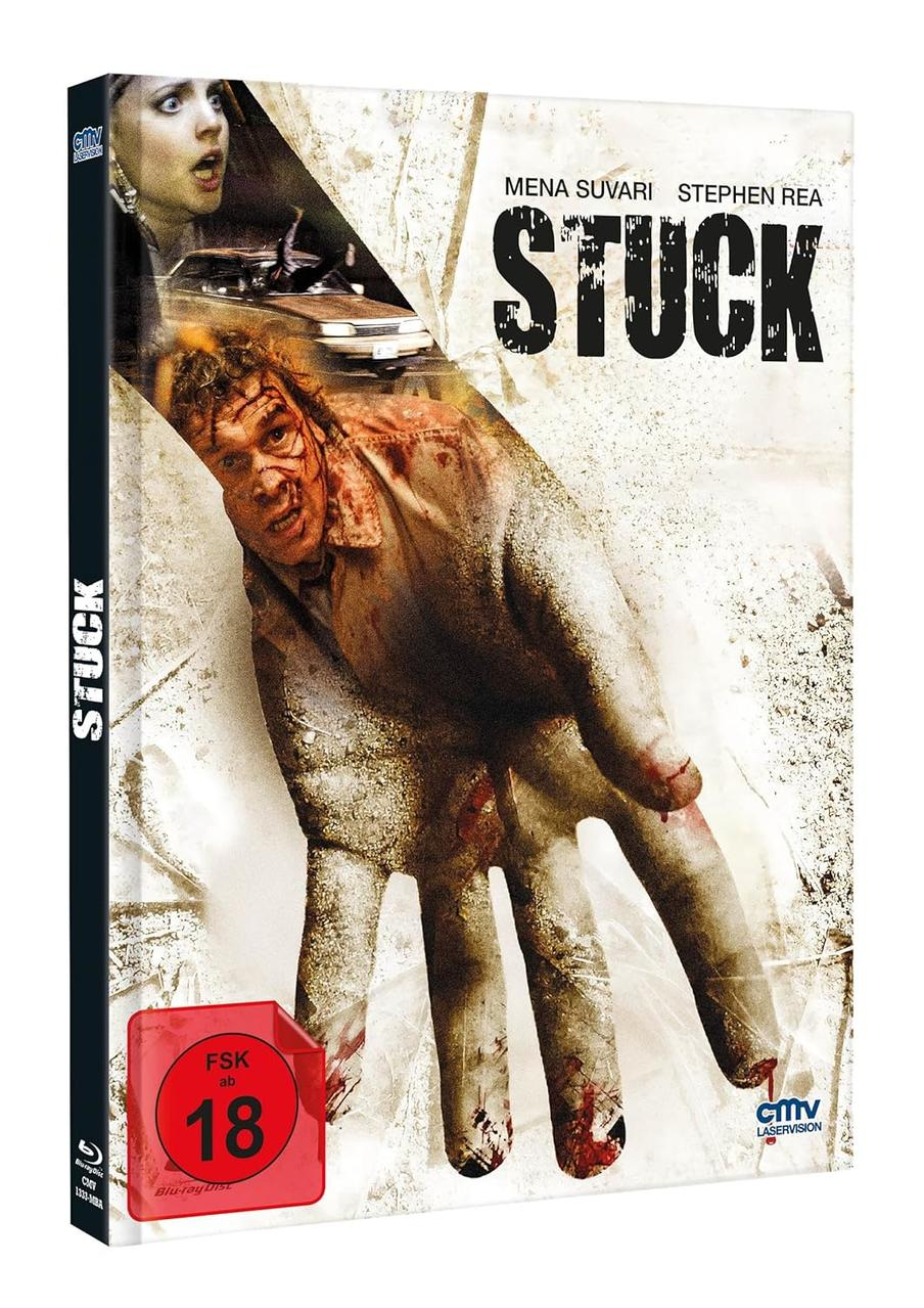 DVD-Cover für den Film 'Stuck', mit einem Manns Gesicht, einem Auto und einer Frau, mit blutbedeckter Hand.