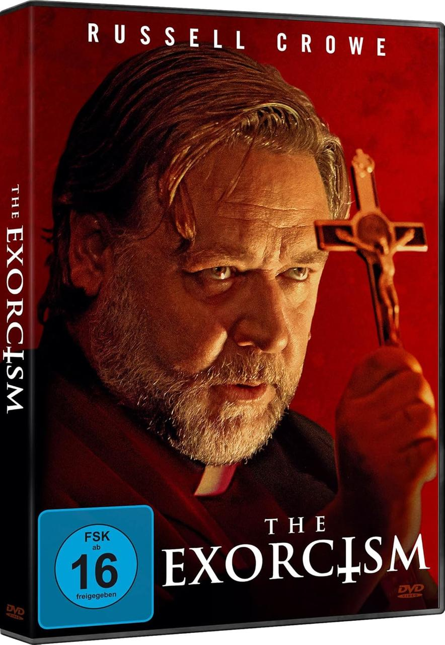 DVD-Cover von The Exorcism, Russell Crowe hält ein Kreuz, roter Hintergrund.