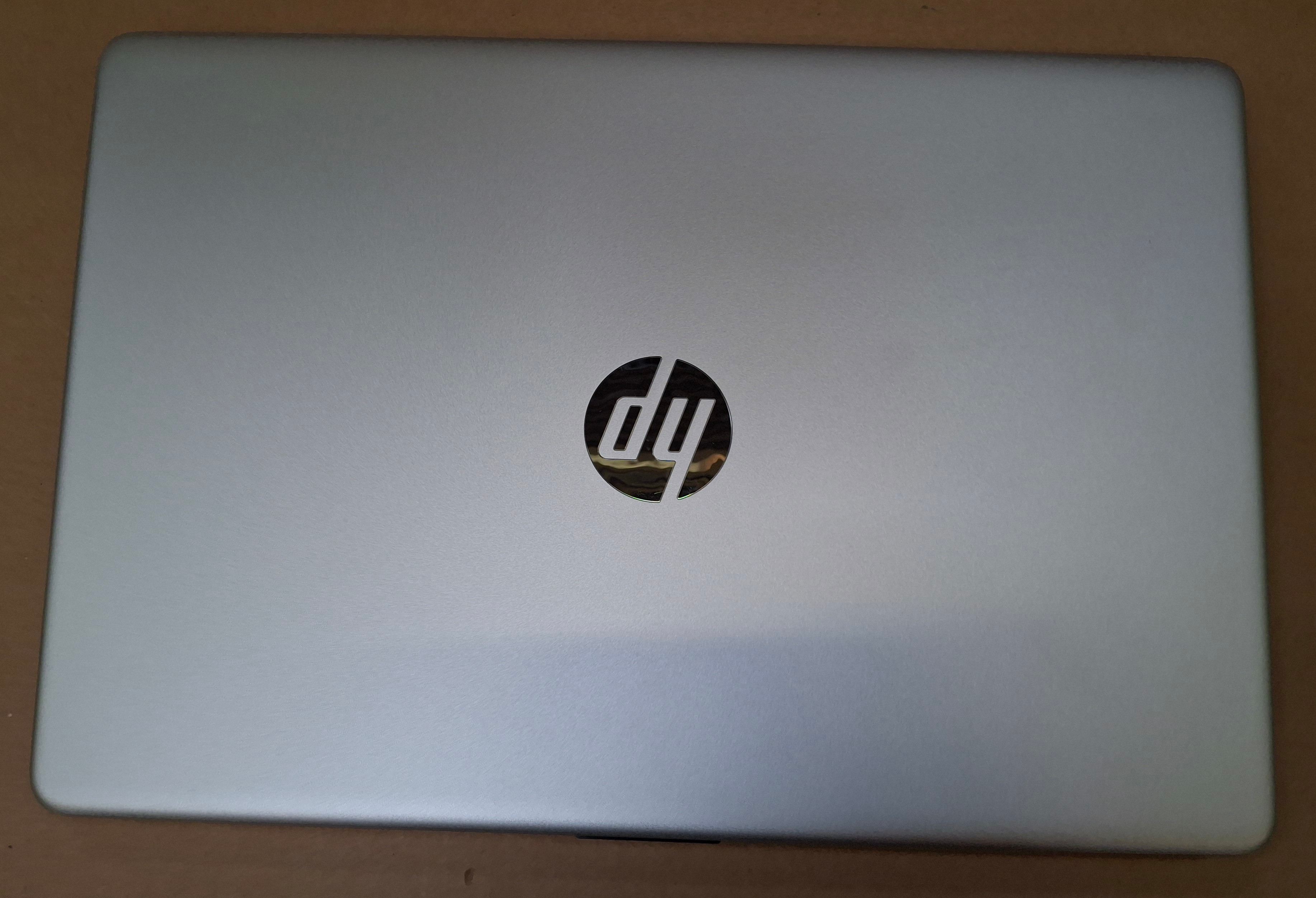 OUTLET - Laptop HP 15s-eq2771nw FHD Ryzen 7 5700U/16GB/1TB SSD/INT/Win11H Srebrny (Natural Silver)