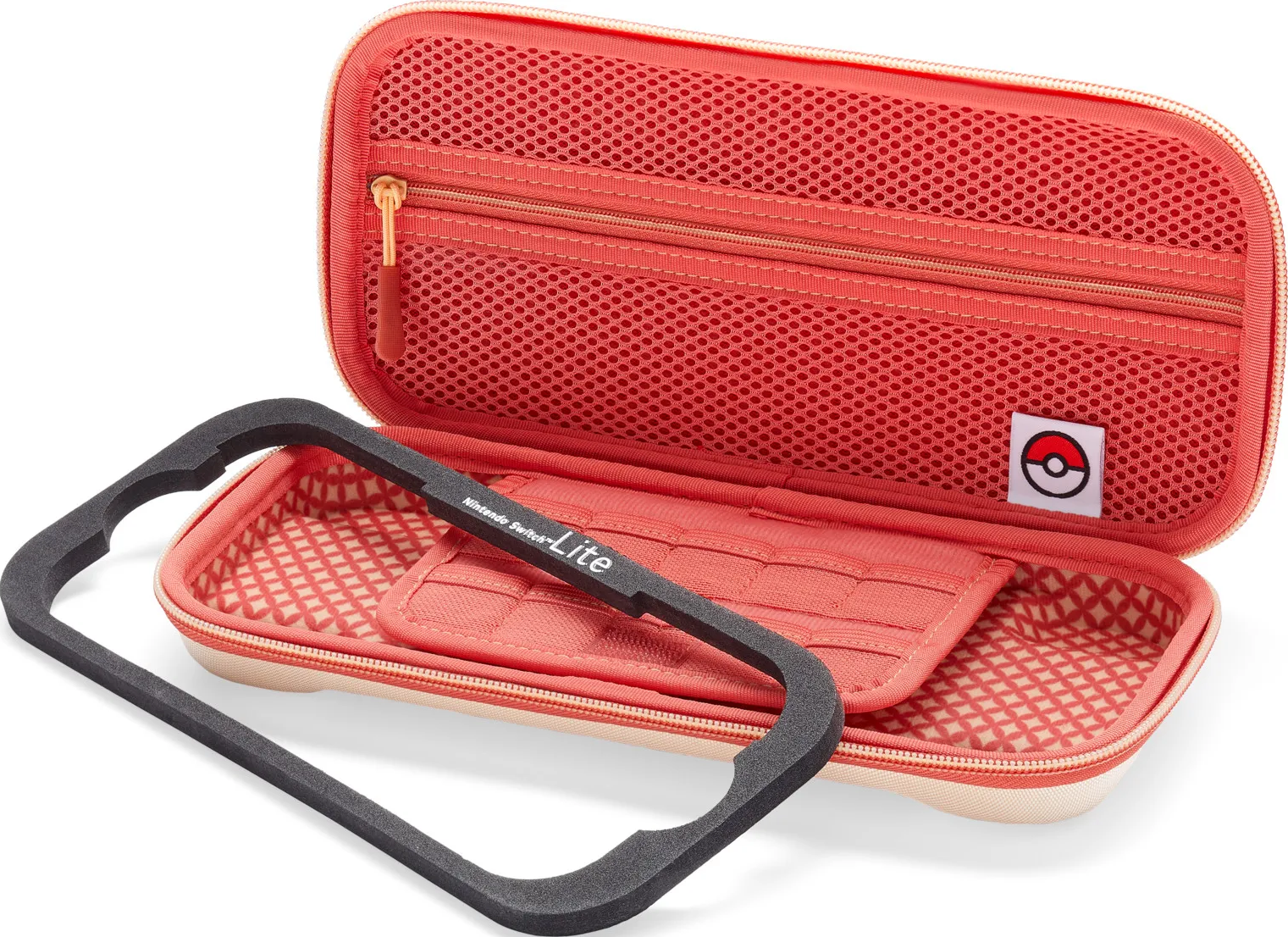 Offene pinke Nintendo Switch Lite Hülle mit schwarzem Schaumstoffeinsatz. Merkmale sind ein Reißverschluss, Mesh und ein Pokémon-Logo.