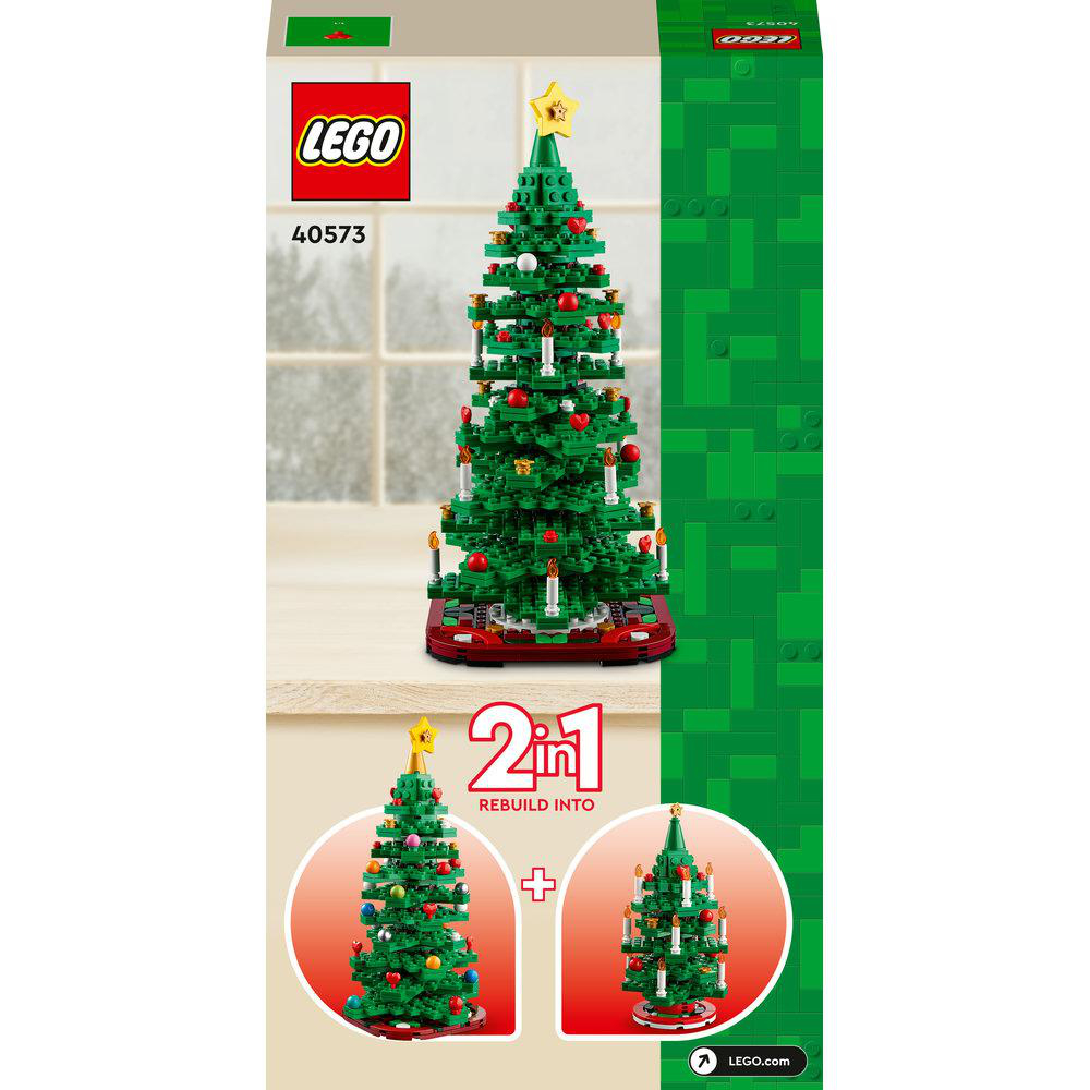 Grüner LEGO-Weihnachtsbaum mit Ornamenten auf weißem Hintergrund.