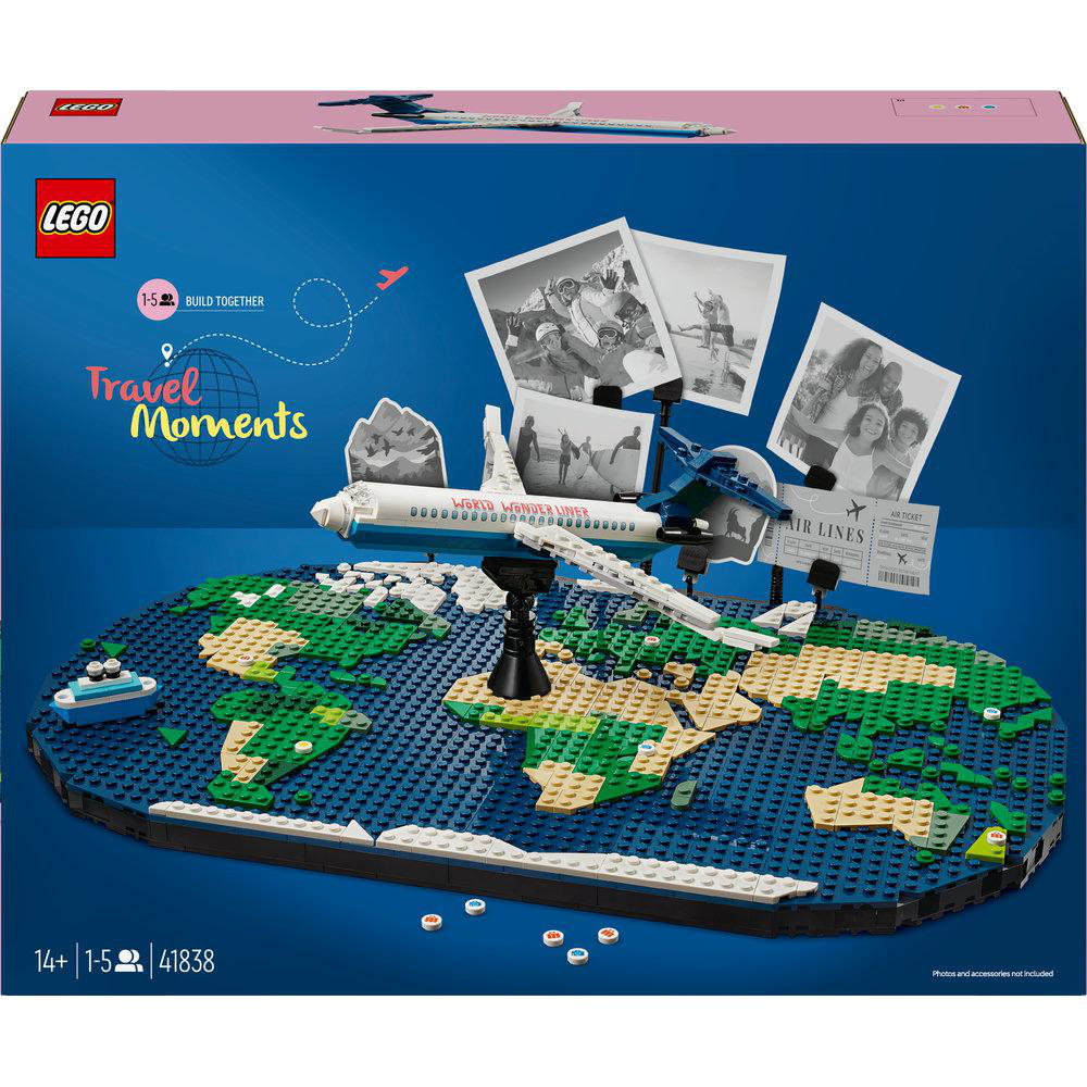 Ein Lego-Set, das eine Weltkarte und ein Spielzeugflugzeug darstellt. Enthält Fotos und das Lego-Logo.