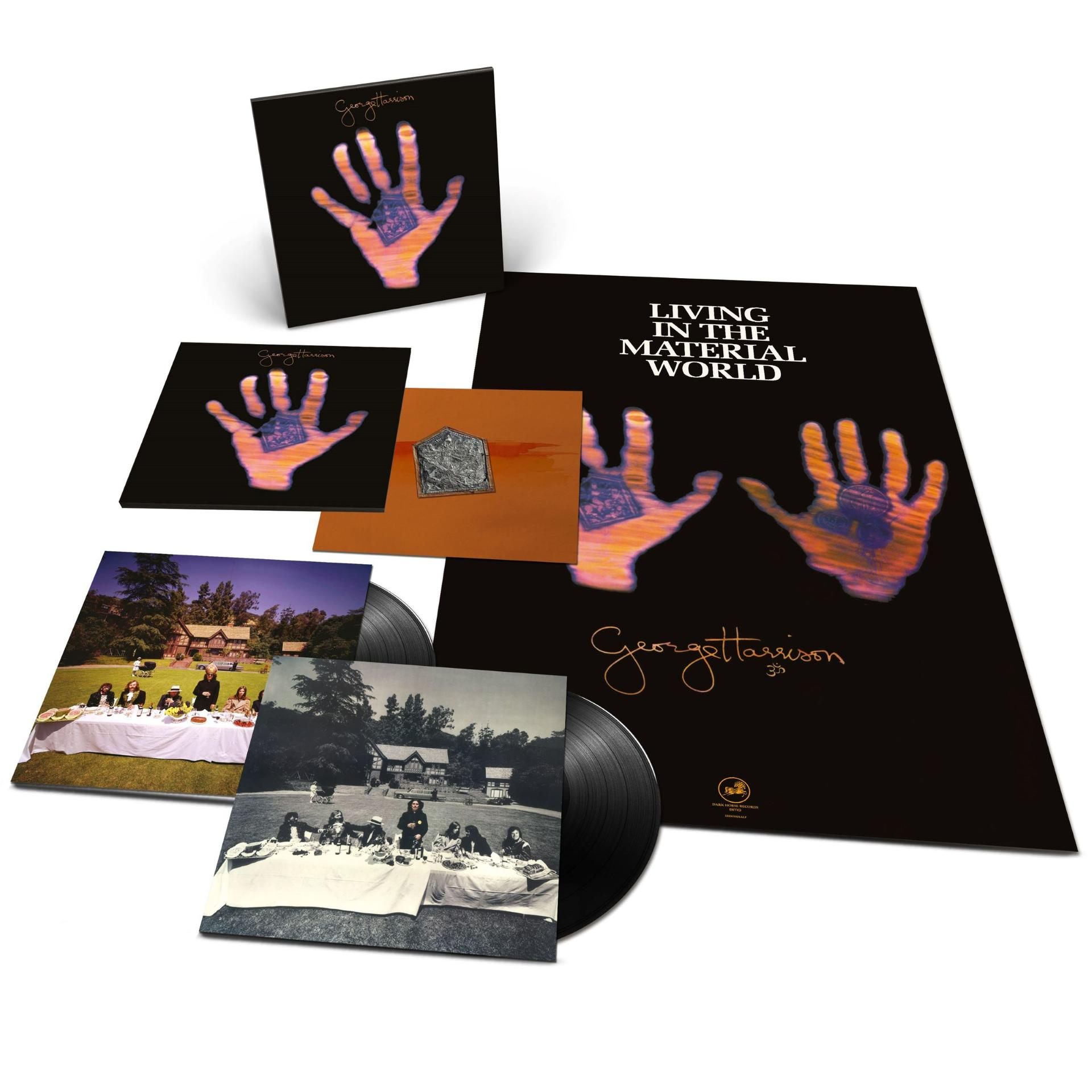 Verzameling van albumhoezen van George Harrison, inclusief zijn album 'Living in the Material World'.